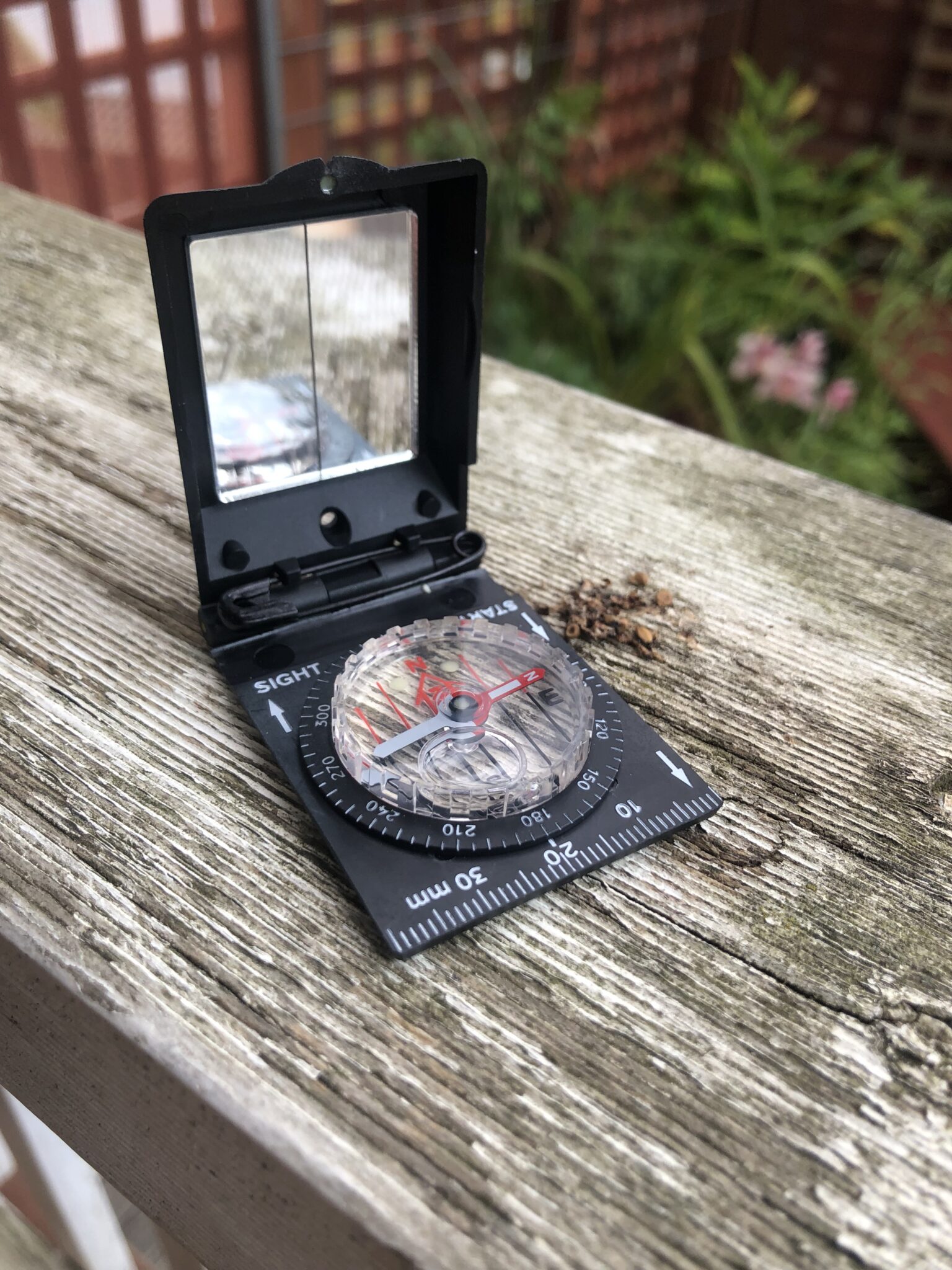Button/Pocket Compass – Serat Bushcraft